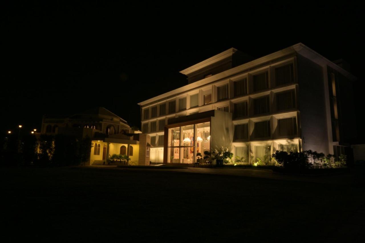 Stardom Resort Τζαϊπούρ Εξωτερικό φωτογραφία