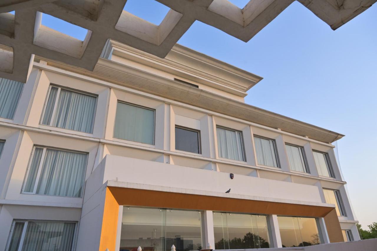Stardom Resort Τζαϊπούρ Εξωτερικό φωτογραφία