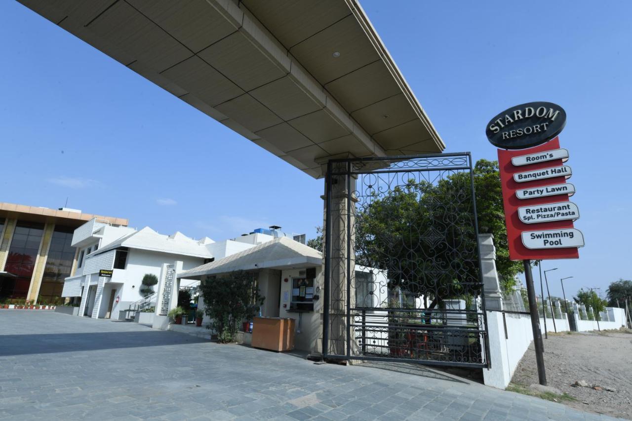 Stardom Resort Τζαϊπούρ Εξωτερικό φωτογραφία