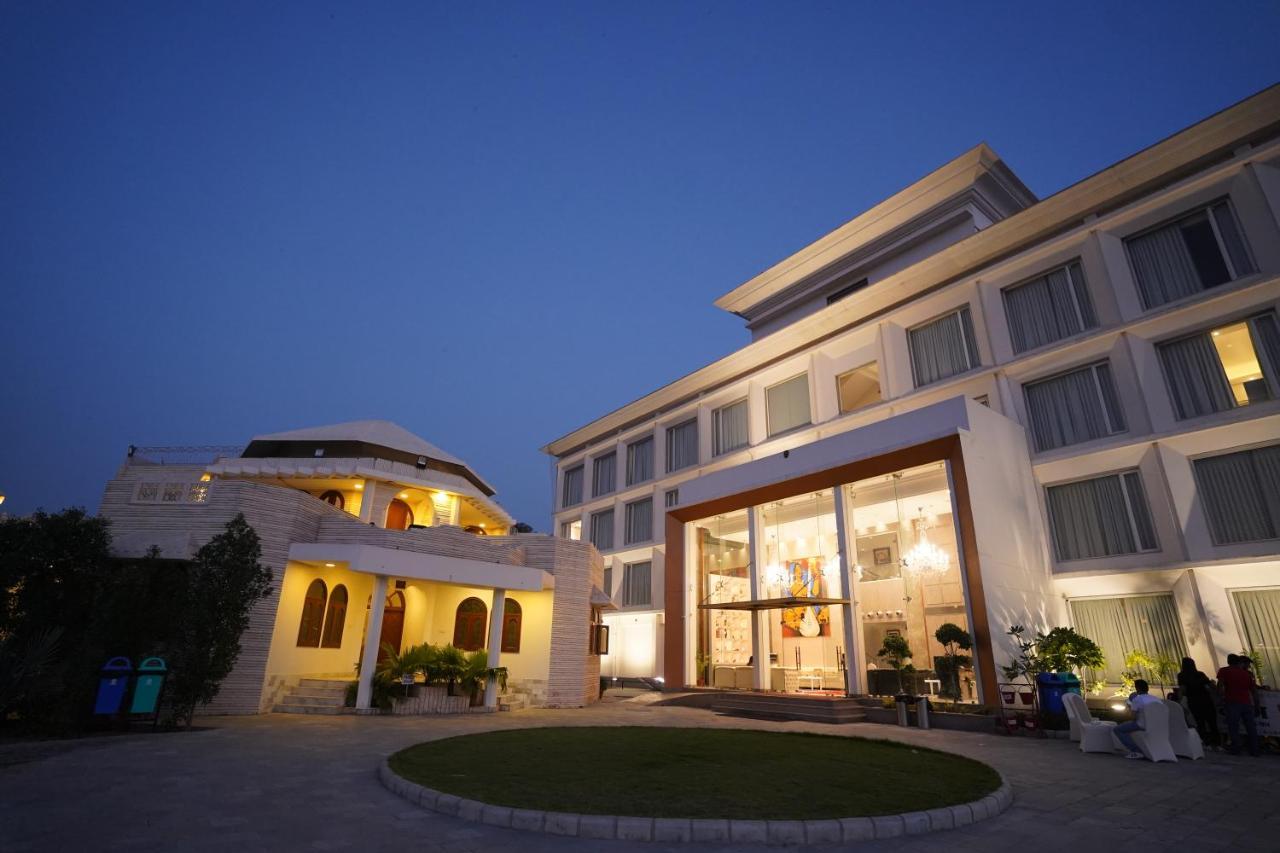 Stardom Resort Τζαϊπούρ Εξωτερικό φωτογραφία
