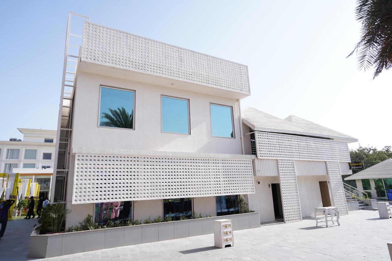Stardom Resort Τζαϊπούρ Εξωτερικό φωτογραφία