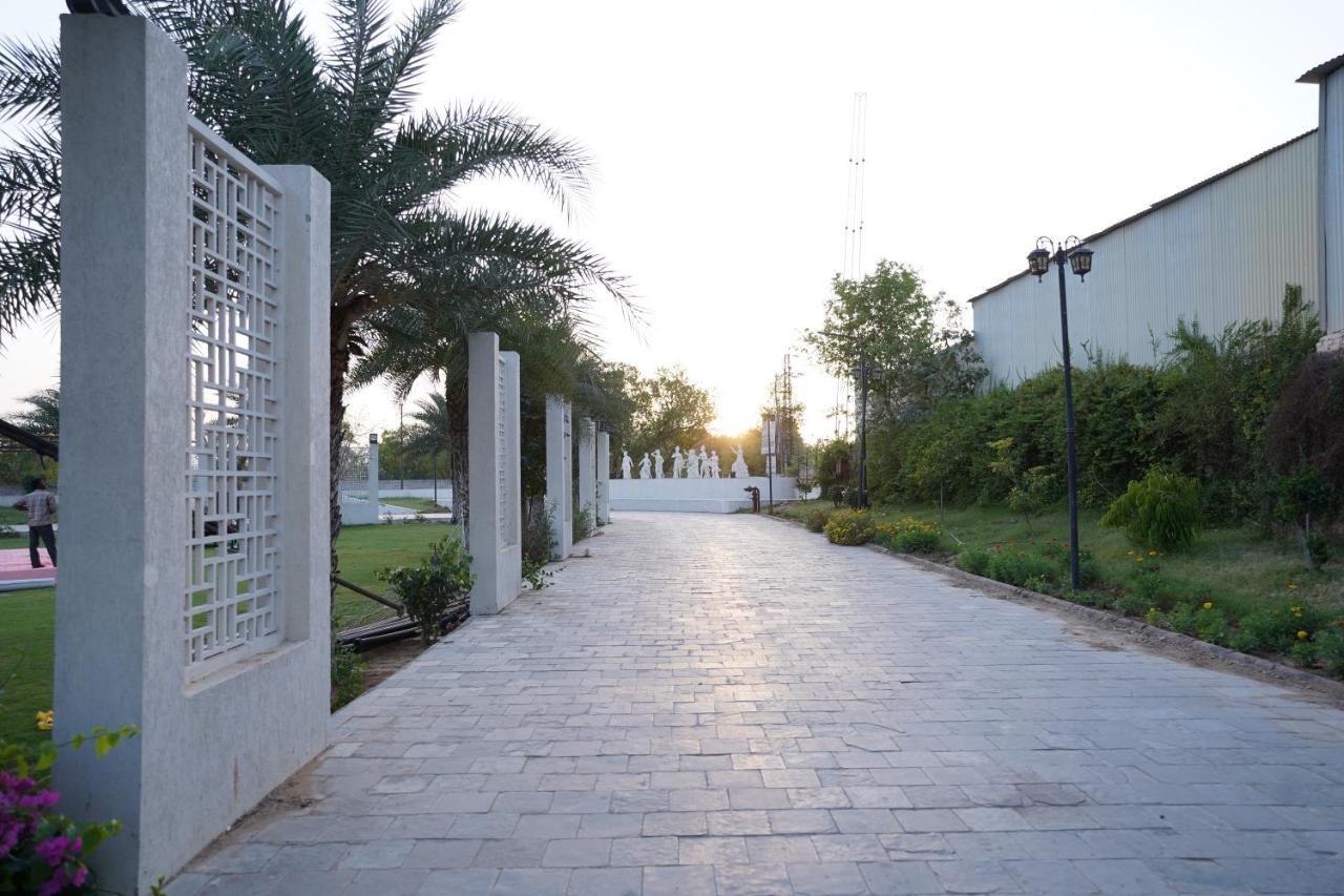 Stardom Resort Τζαϊπούρ Εξωτερικό φωτογραφία