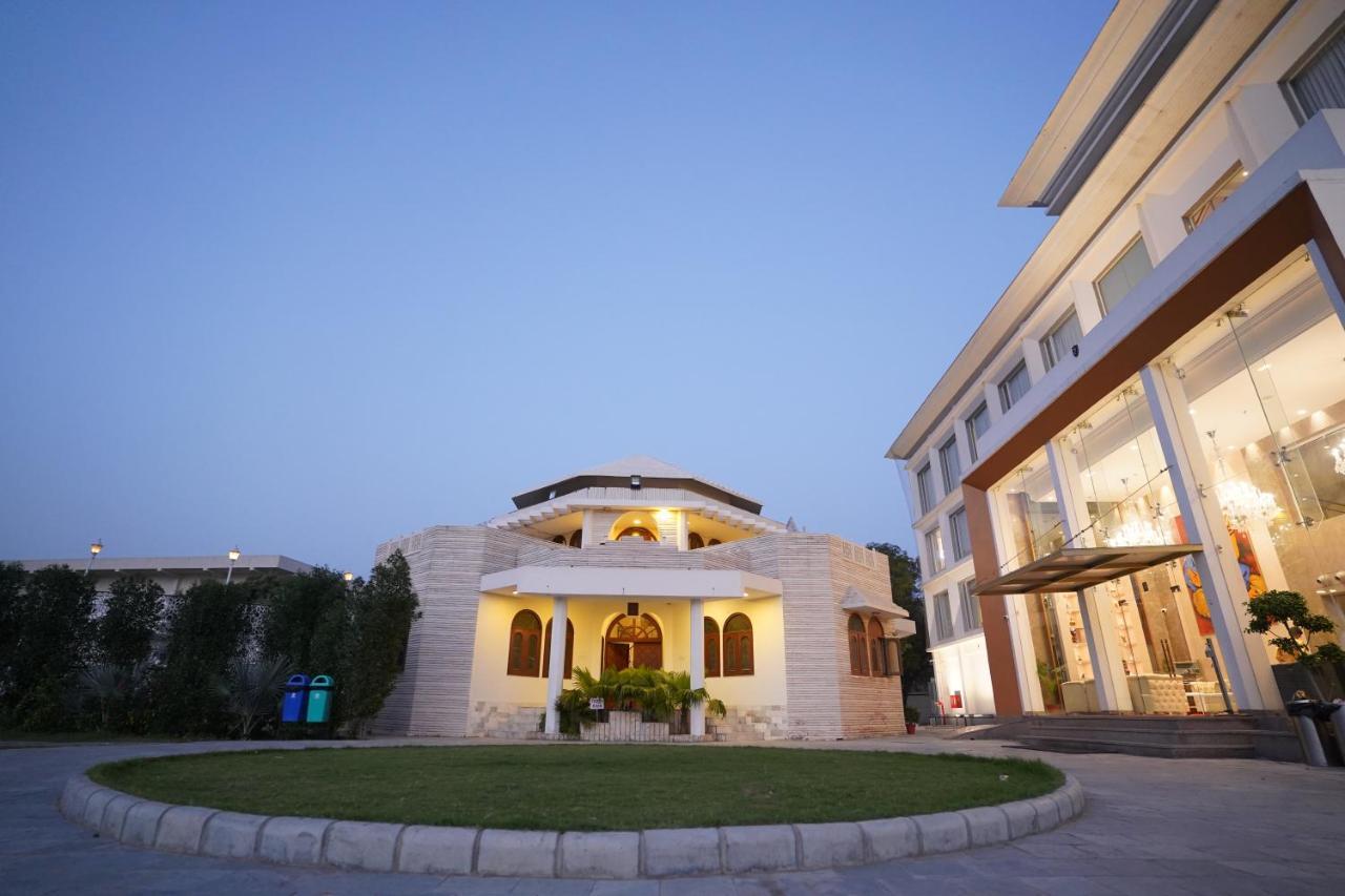Stardom Resort Τζαϊπούρ Εξωτερικό φωτογραφία