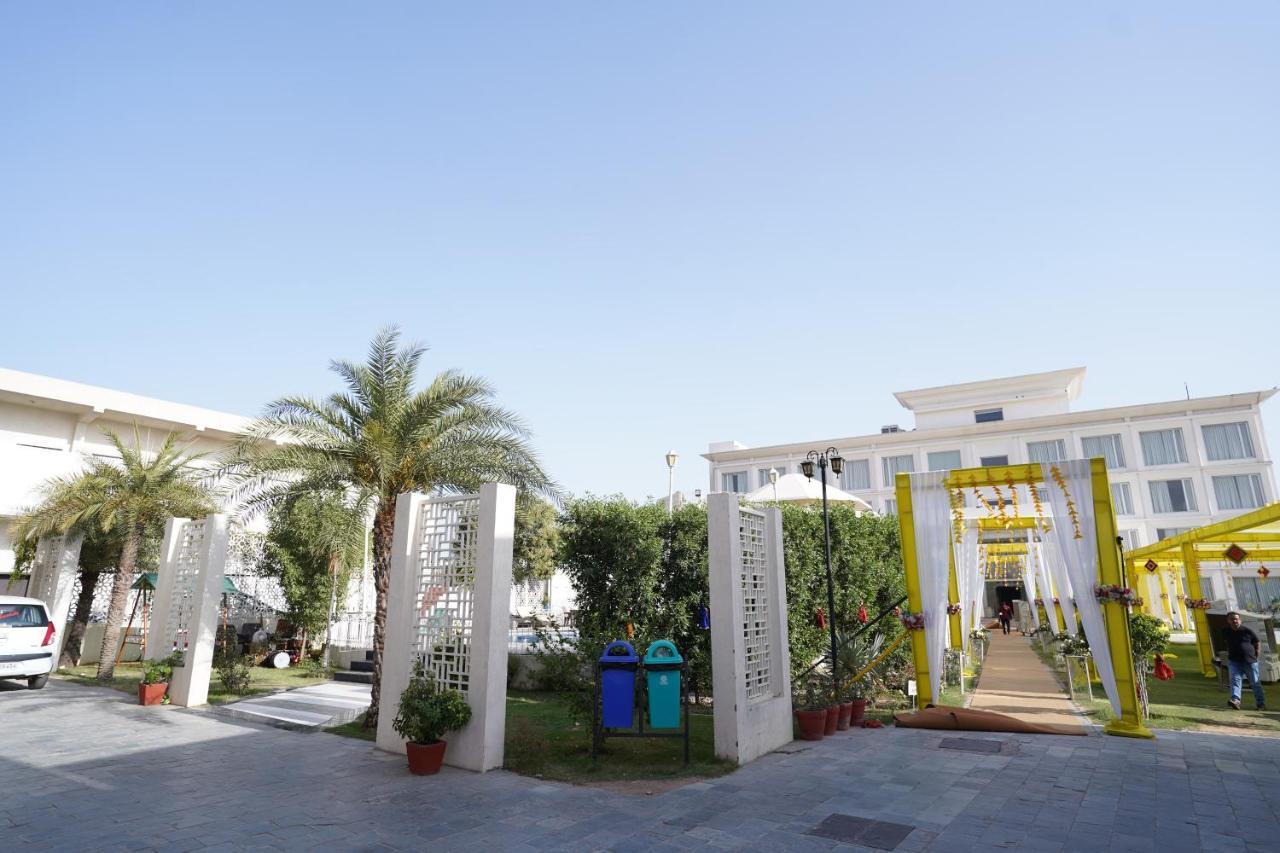 Stardom Resort Τζαϊπούρ Εξωτερικό φωτογραφία