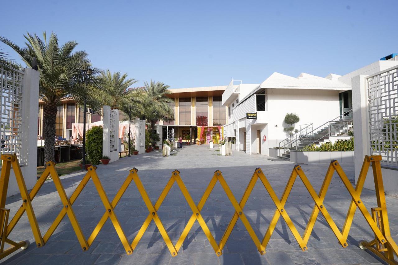 Stardom Resort Τζαϊπούρ Εξωτερικό φωτογραφία